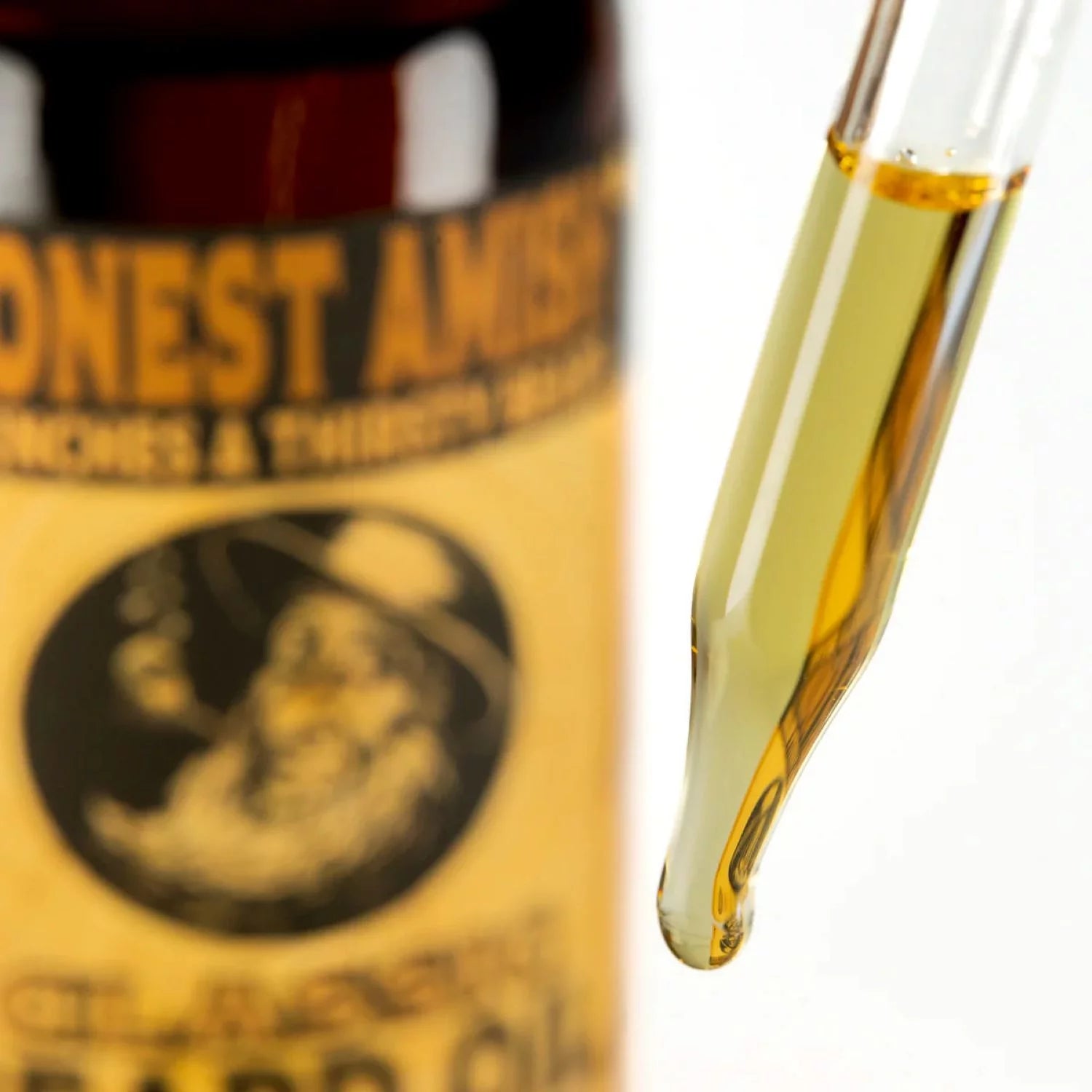 Natural beard oil for moisturizing and hydrating dry beards